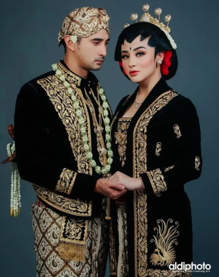 Pengantin Baru, Intip 10 Momen Mesra Ali Syakieb & Margin Wieheerm