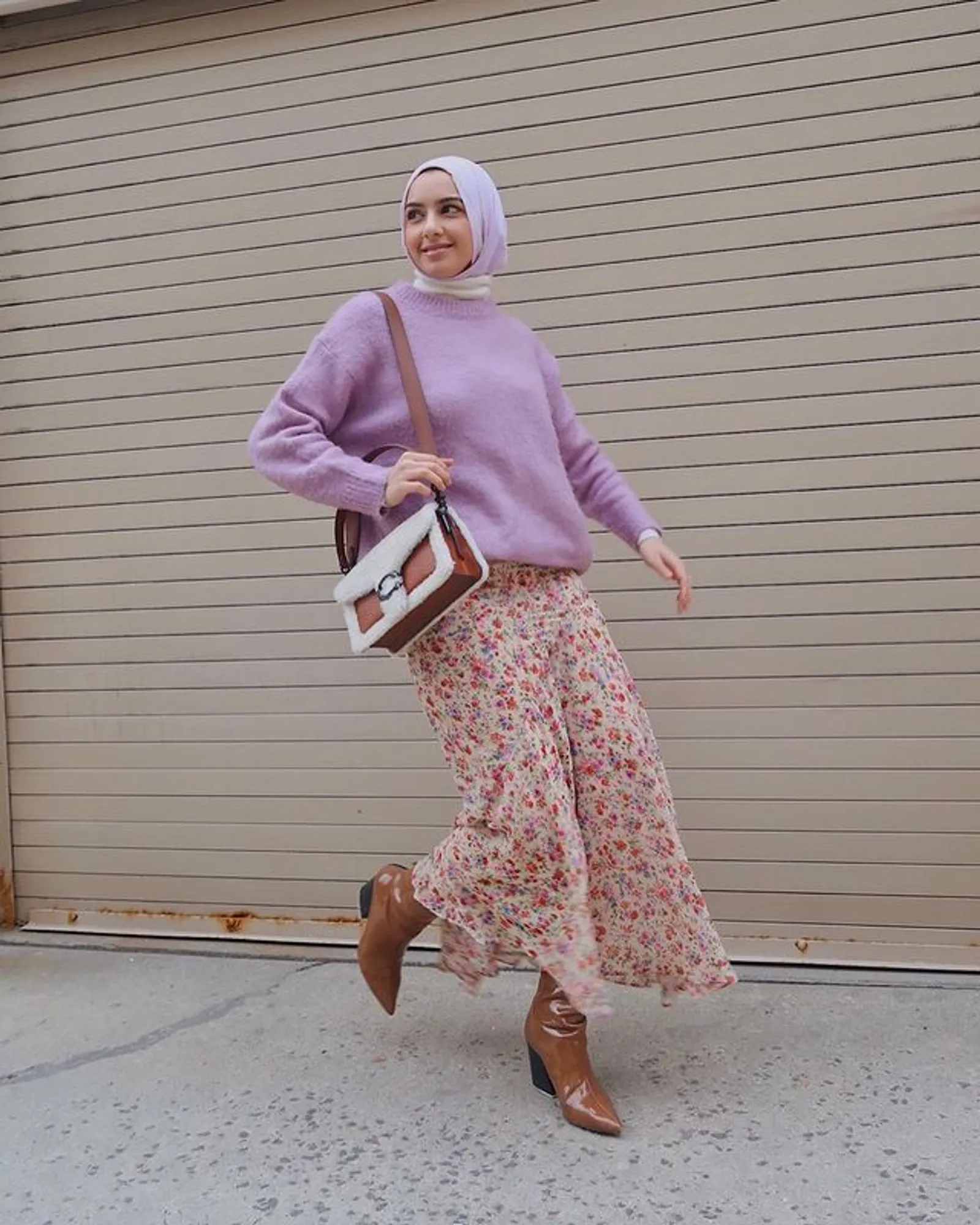 Kekinian Banget! Inspirasi OOTD Warna Lilac untuk Perempuan Hijab
