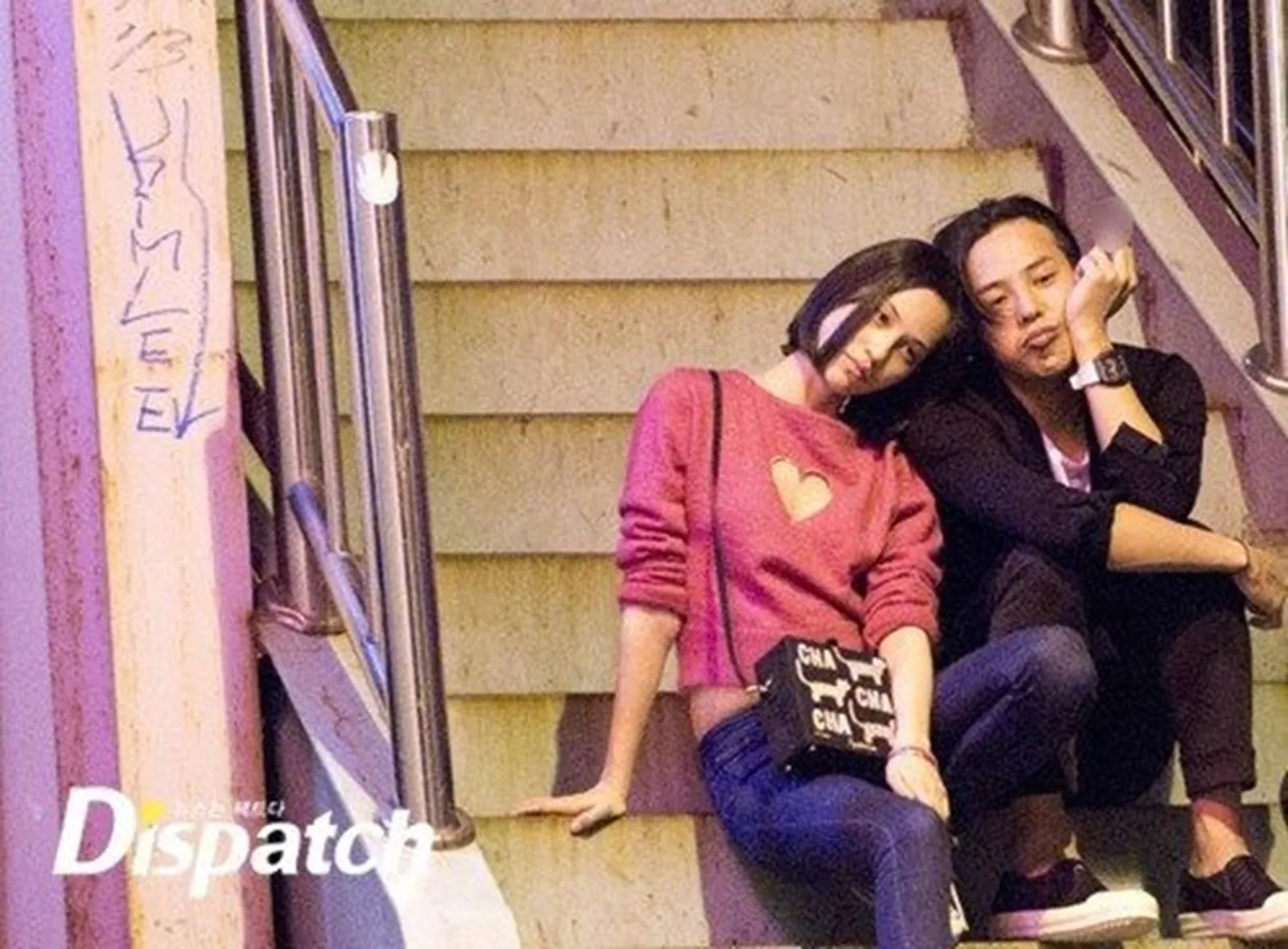 Bikin Heboh! 9 Momen Mesra Pasangan Artis Korea yang Diungkap Dispatch