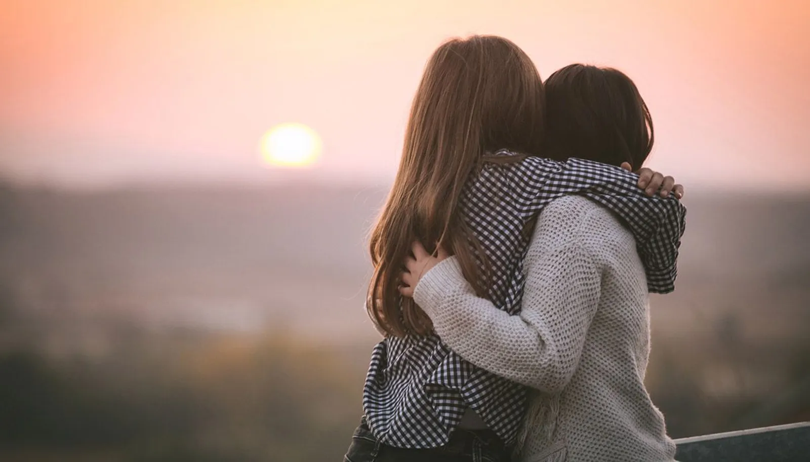 Ini 9 Cara Membantu Sahabat Move On Pasca Putus Cinta