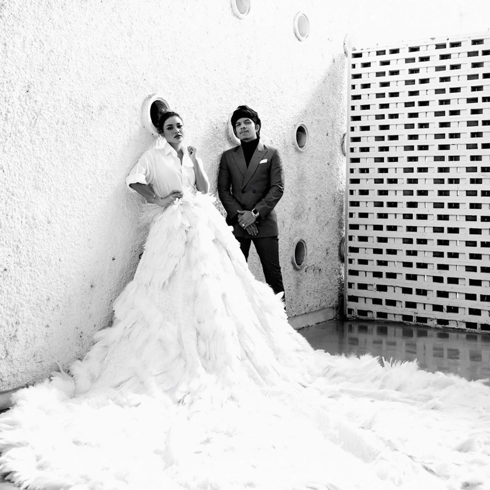 10 Foto Pre-Wedding Atta-Aurel, dari Konsep Modern Sampai Adat!