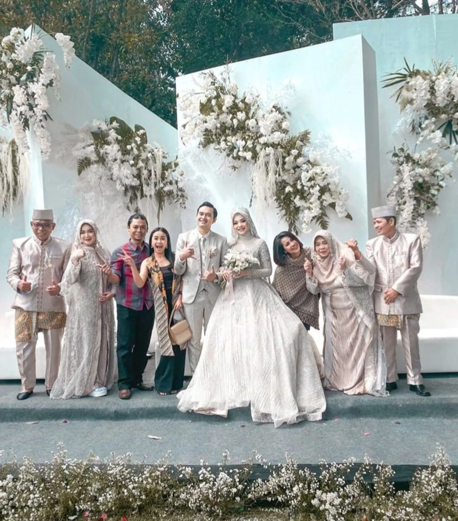 Bersahabat, 10 Momen Pemain Ikatan Cinta Hadiri Pernikahan Ikbal Fauzi