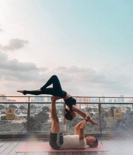 Deretan Potret Artis yang Gemar Yoga, Cantik Luar Dalam!