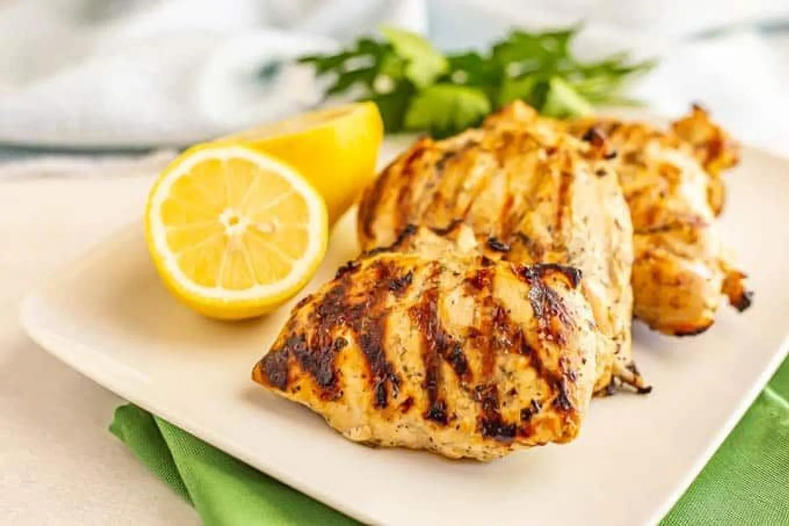 5 Resep Dada Ayam yang Enak untuk Diet, Sehat dan Mengenyangkan