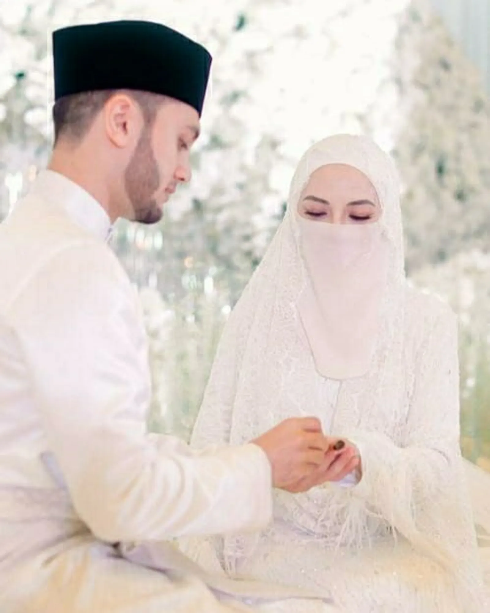 9 Potret Mewahnya Pernikahan Adik Ipar Engku Emran, Jadi Sorotan!