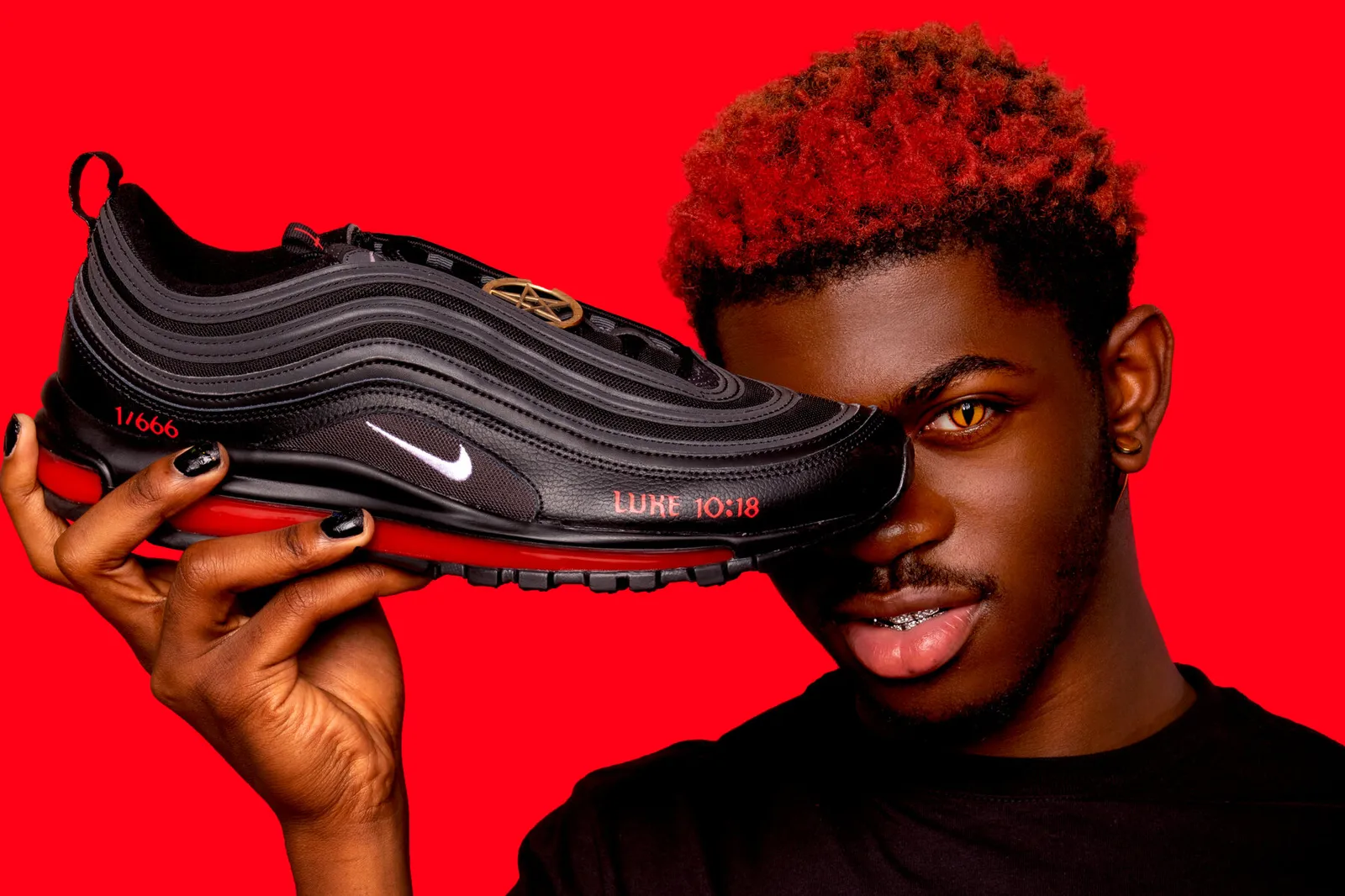 Kontroversi Lil Nas X Rilis Sepatu Nike yang Mengandung Darah Manusia