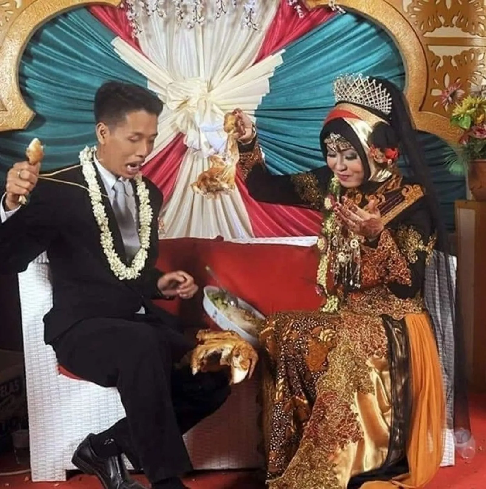 9 Momen Kocak Resepsi Pernikahan Orang Indonesia, Bikin Ngakak!