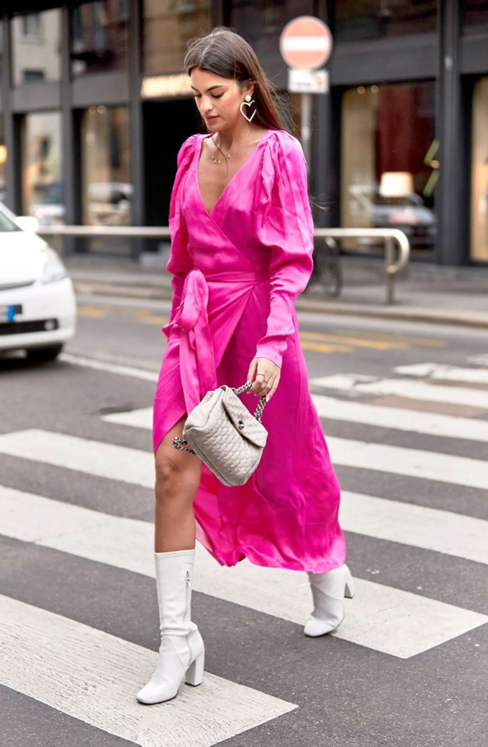 7 Inspirasi Warna Dress Polos yang Bisa Kamu Tiru