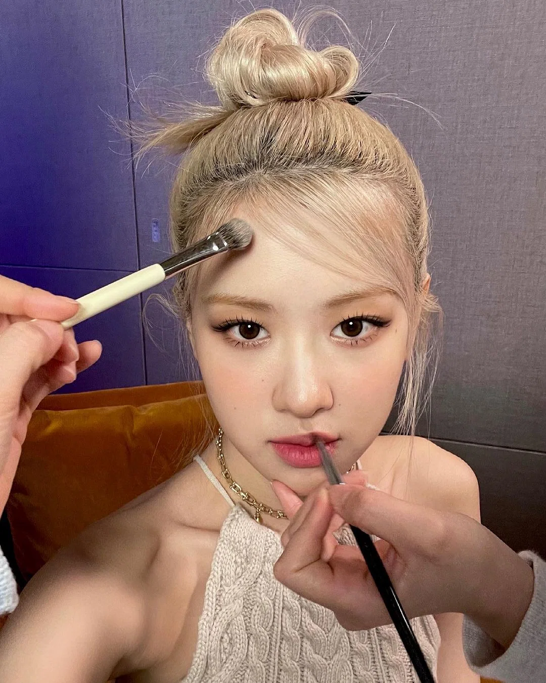 MUA BLACKPINK Ungkap Sulitnya Mengaplikasikan Makeup di Wajah Rose