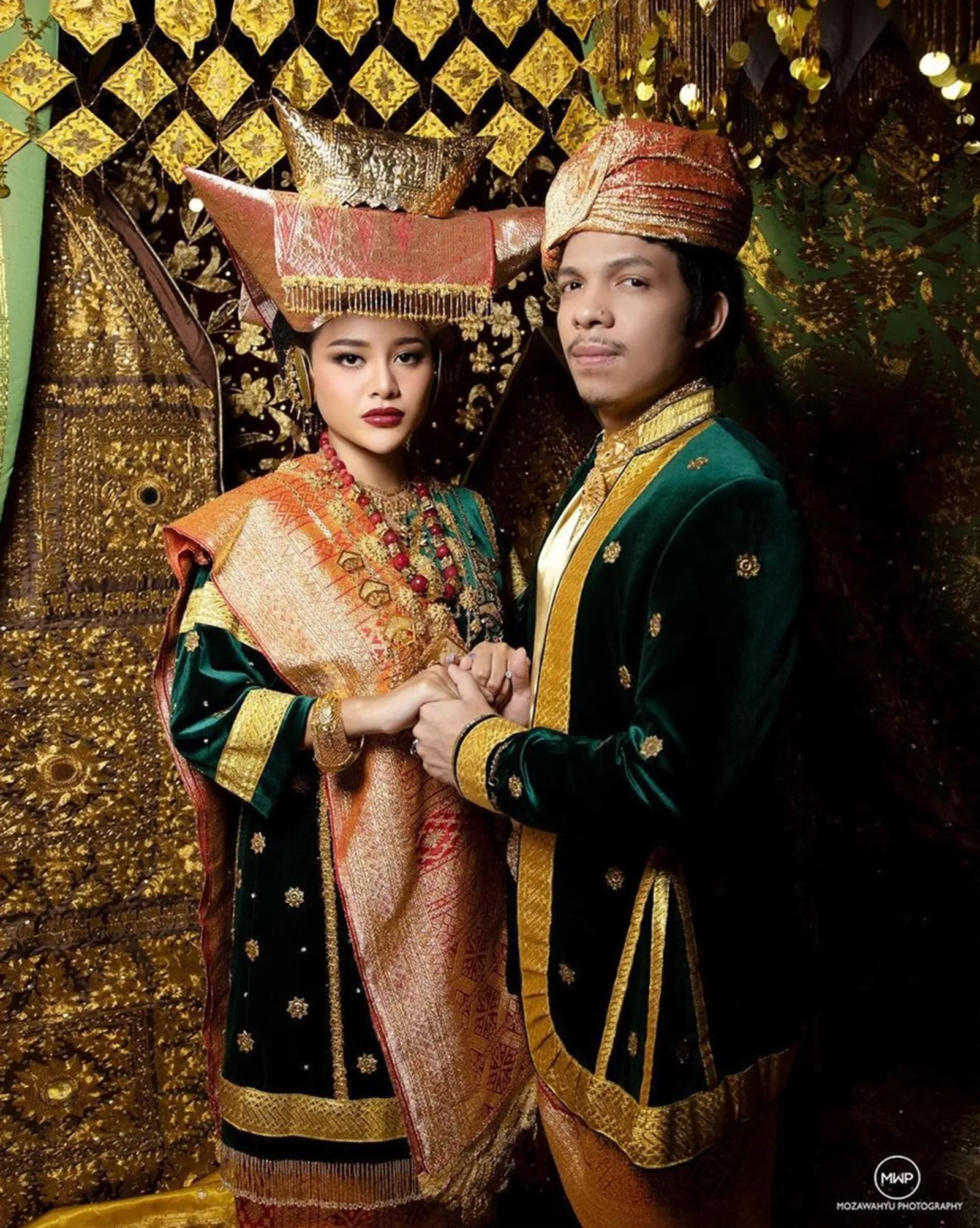 Gaya Pre-Wedding Aurel Hermansyah & Atta Halilintar, Mesra Banget!