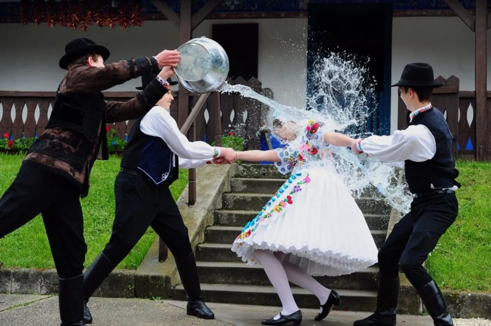 10 Tradisi Perayaan Paskah Paling Unik dari Berbagai Negara