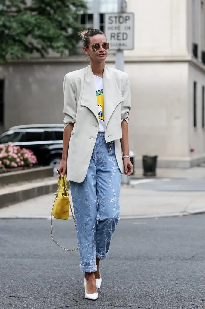 Inspirasi Padu-padan Boyfriend Jeans untuk Outfit Hangout yang Chic