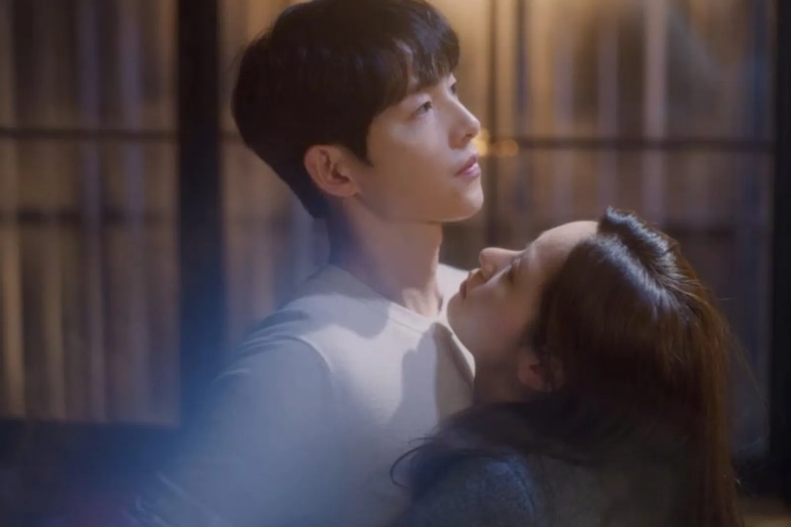 Ciuman Pertama Vincenzo, 9 Potret Chemistry Song Joong Ki-Jeon Yeo Bin