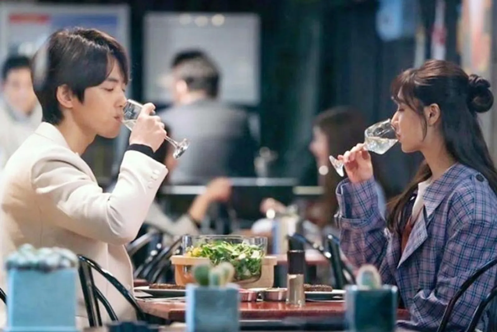 Dikabarkan Pacaran, 9 Fakta Hubungan Seo Ji Hye & Kim Jung Hyun