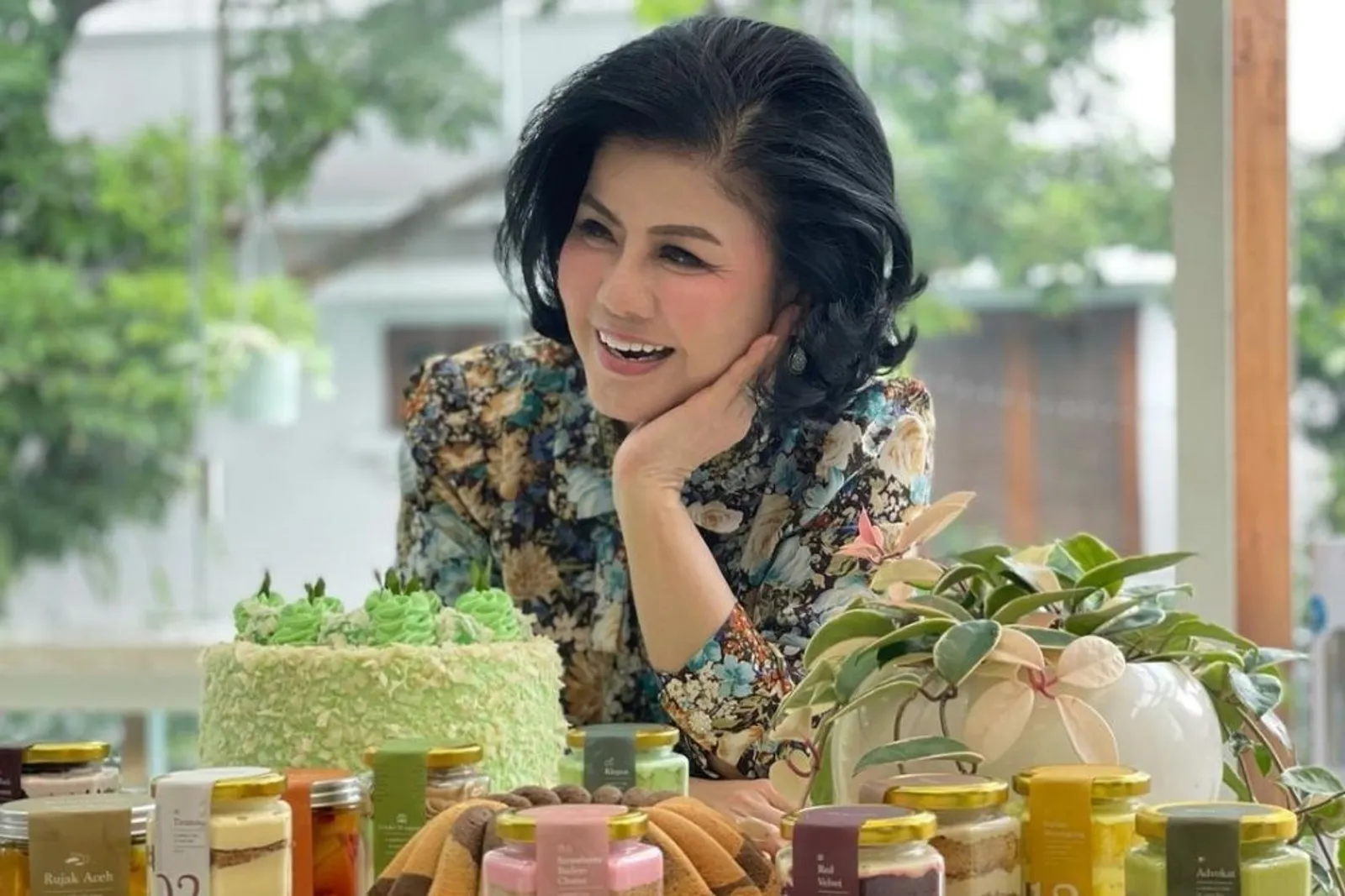 Potret Desiree Tarigan, Ibu Bams eks 'Samsons' yang Hobi Bikin Kue
