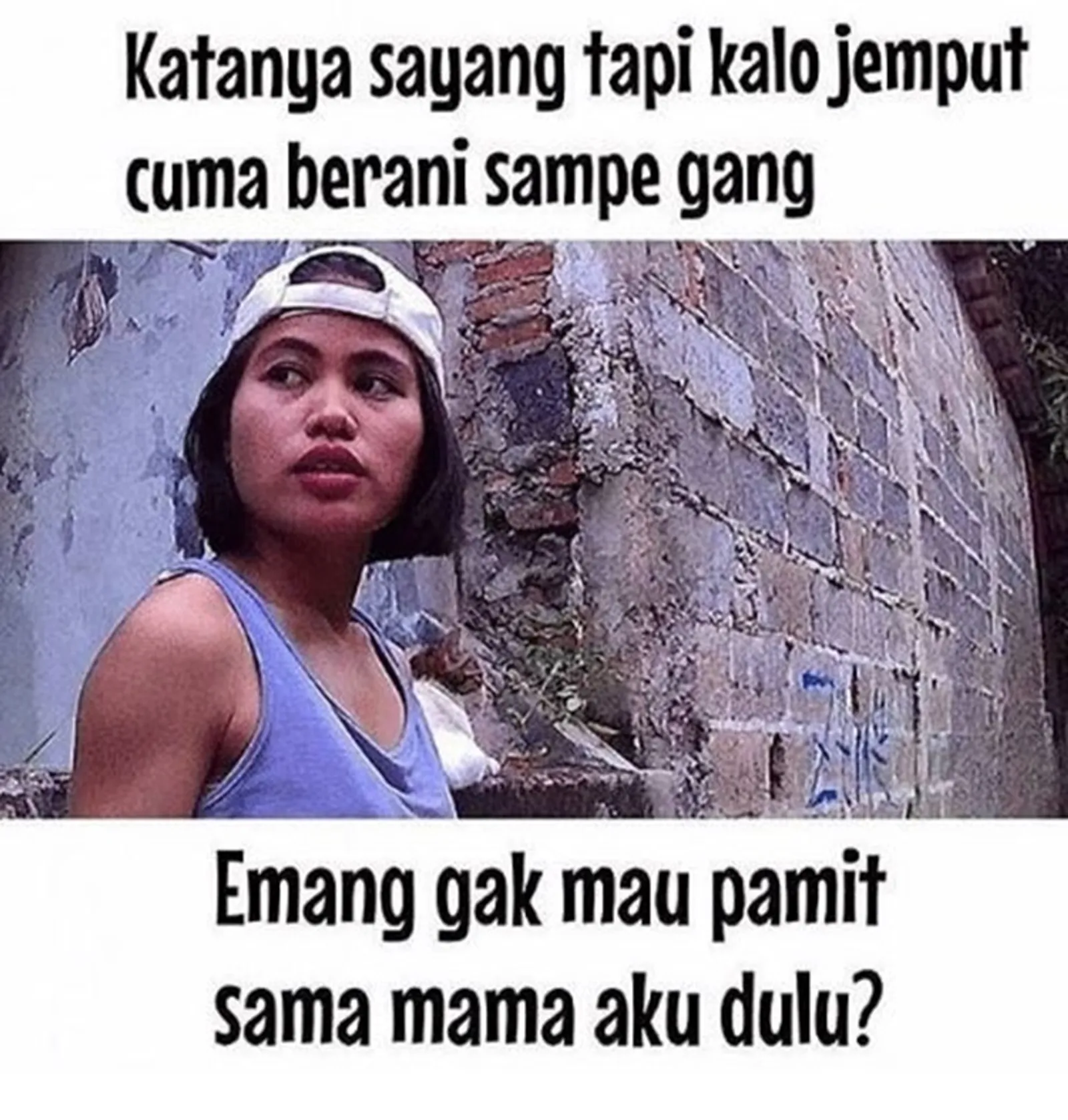 Kocak Abis! 10 Meme Sindiran Cowok Jemput Pacar di Depan Gang