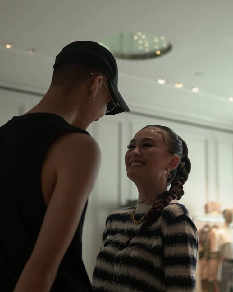 8 Potret Mesra Agnez Mo Dan Adam Rosyadi, Pacaran?