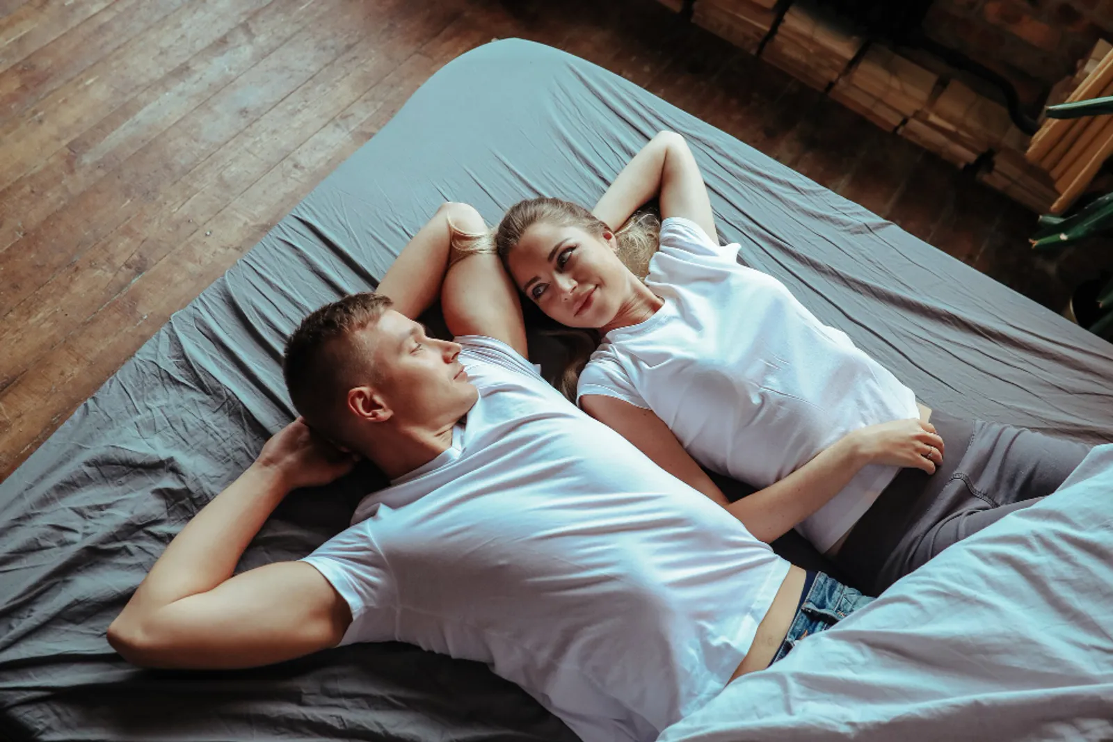 Ini 8 Cara Meningkatkan Gairah Pasangan Saat Malam Pertama