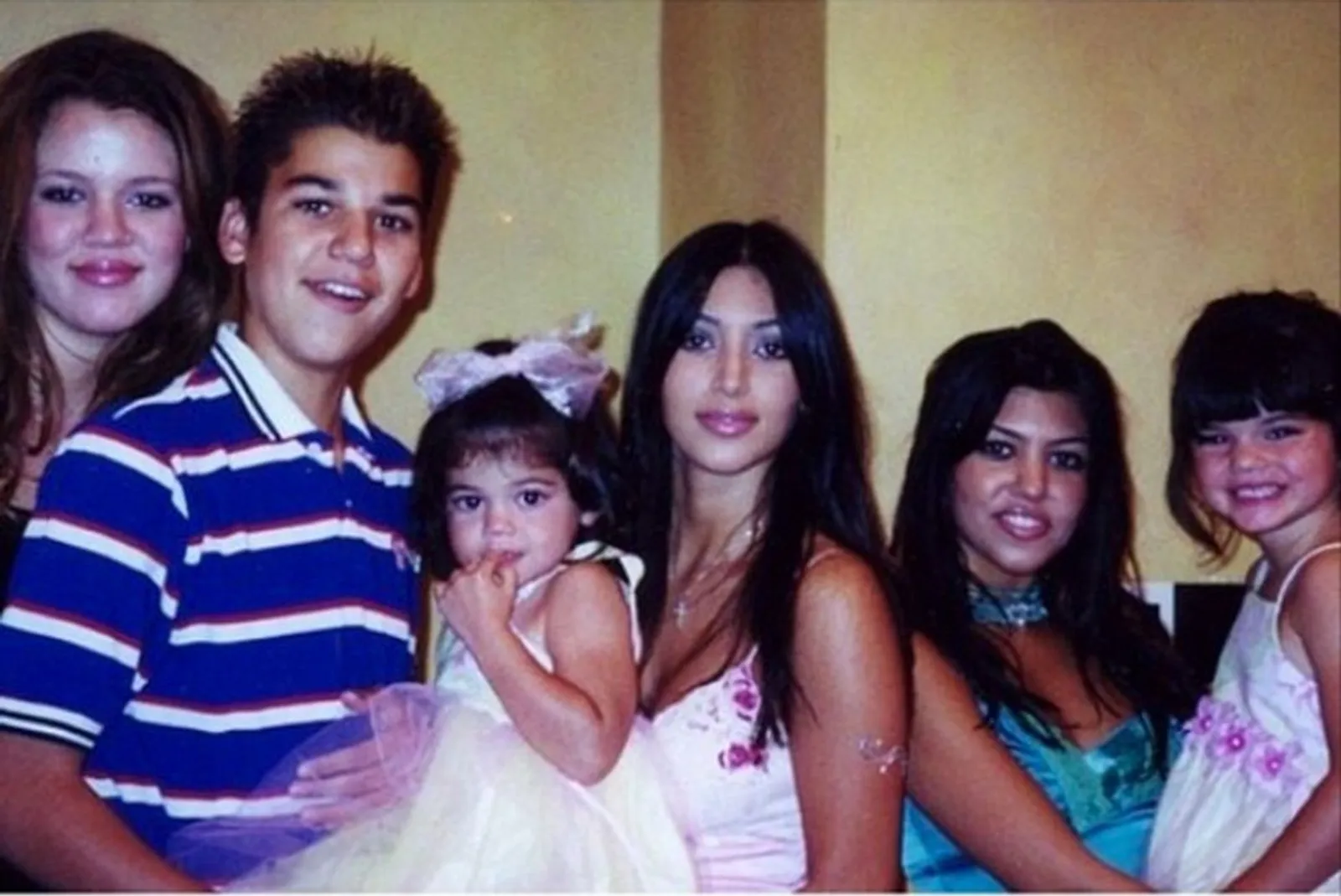 Gaya Jadul Keluarga Kardashian Sebelum Kenal Baju Setengah Telanjang