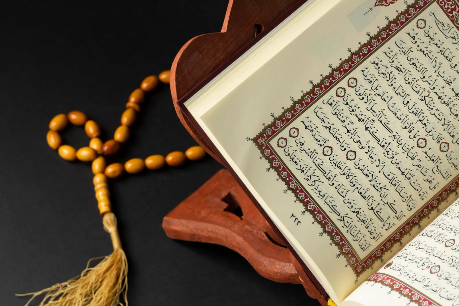 Umat Muslim Wajib Tahu, Ini 10 Adab Membaca Alquran