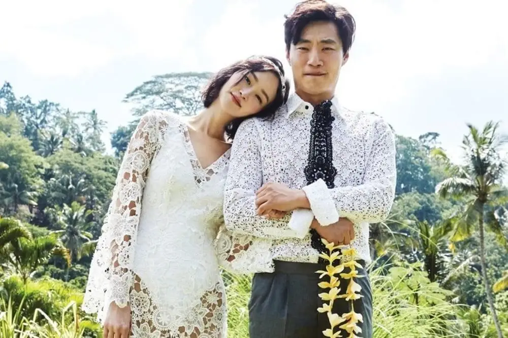 9 Momen Detektif ‘Mouse’ Lee Hee Joon & Istri, Pernah Prewed di Bali