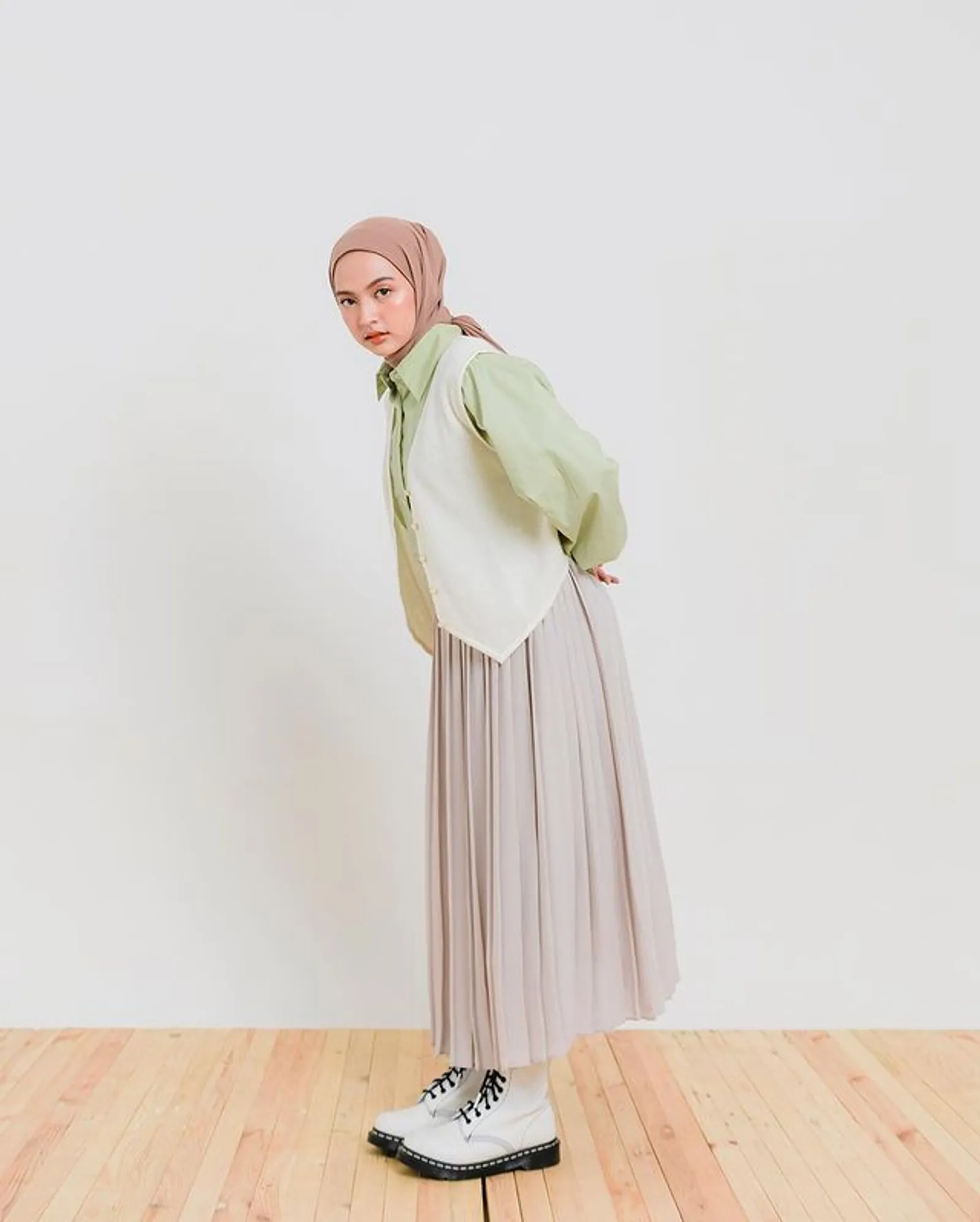 Inspirasi Padu-padan Outfit Hijab dengan Warna Hijau Pastel