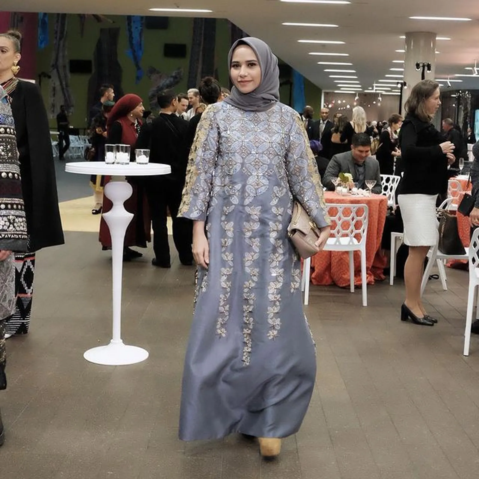 Cinta Khanaan Shamlan pada Batik hingga Menjadi Brand Identity
