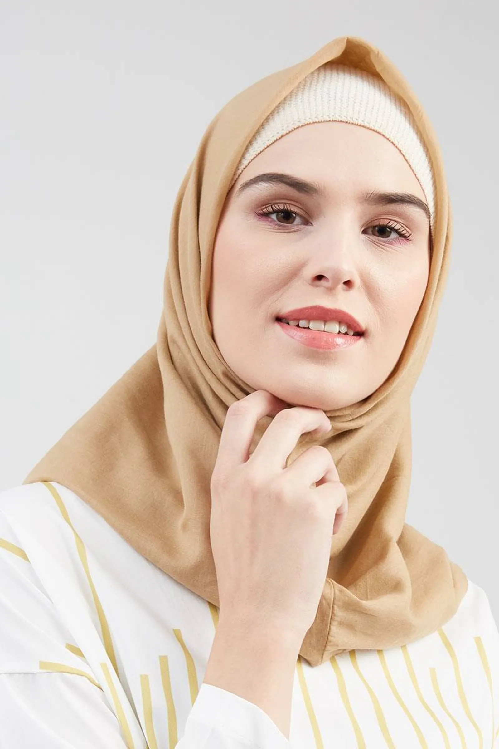 Lebih Praktis, Intip Tips Memilih Hijab Instan yang Bagus dan Nyaman