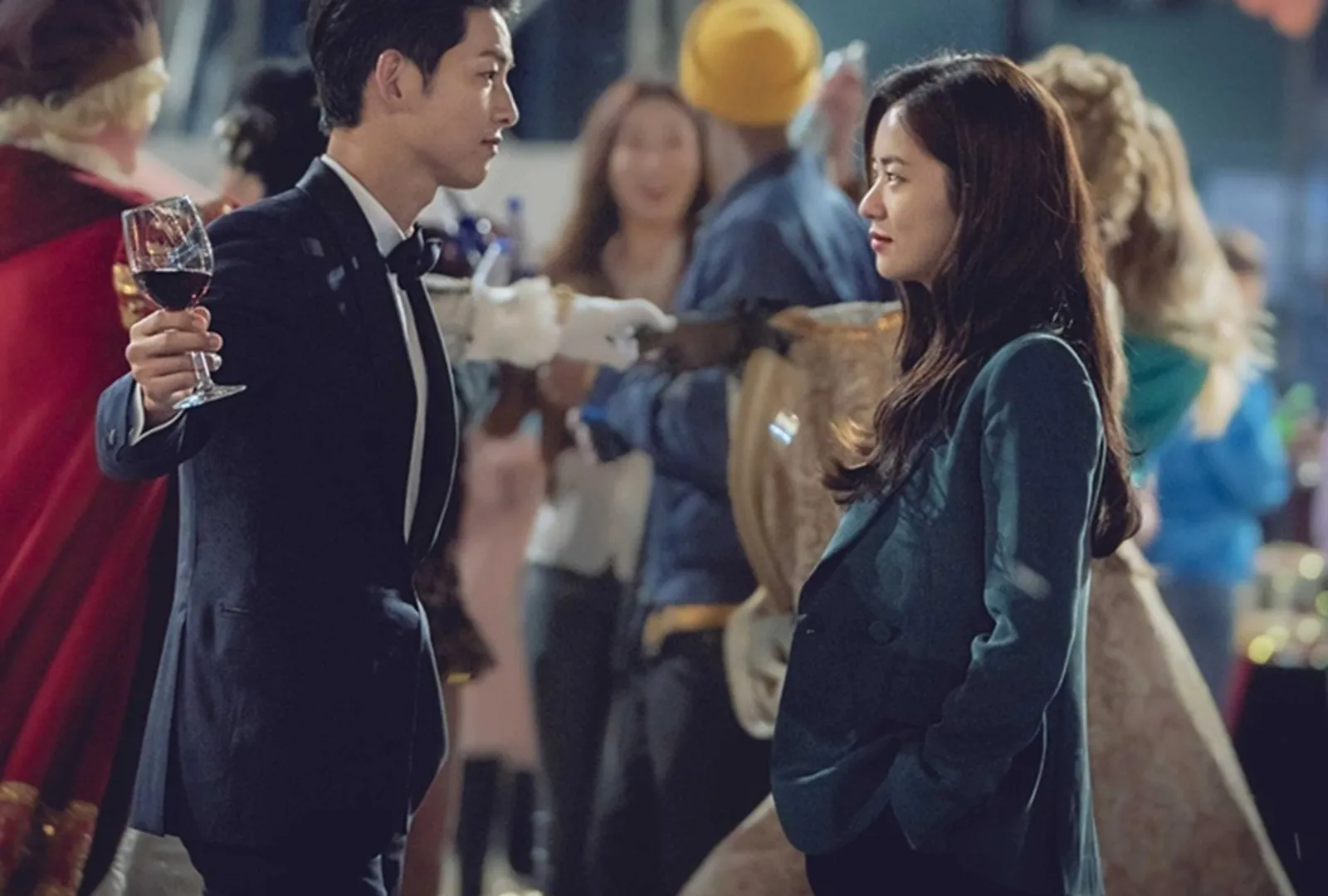 Ketemu di 'Vincenzo', 6 Tanda Kedekatan Song Joong Ki & Jeon Yeo Bin