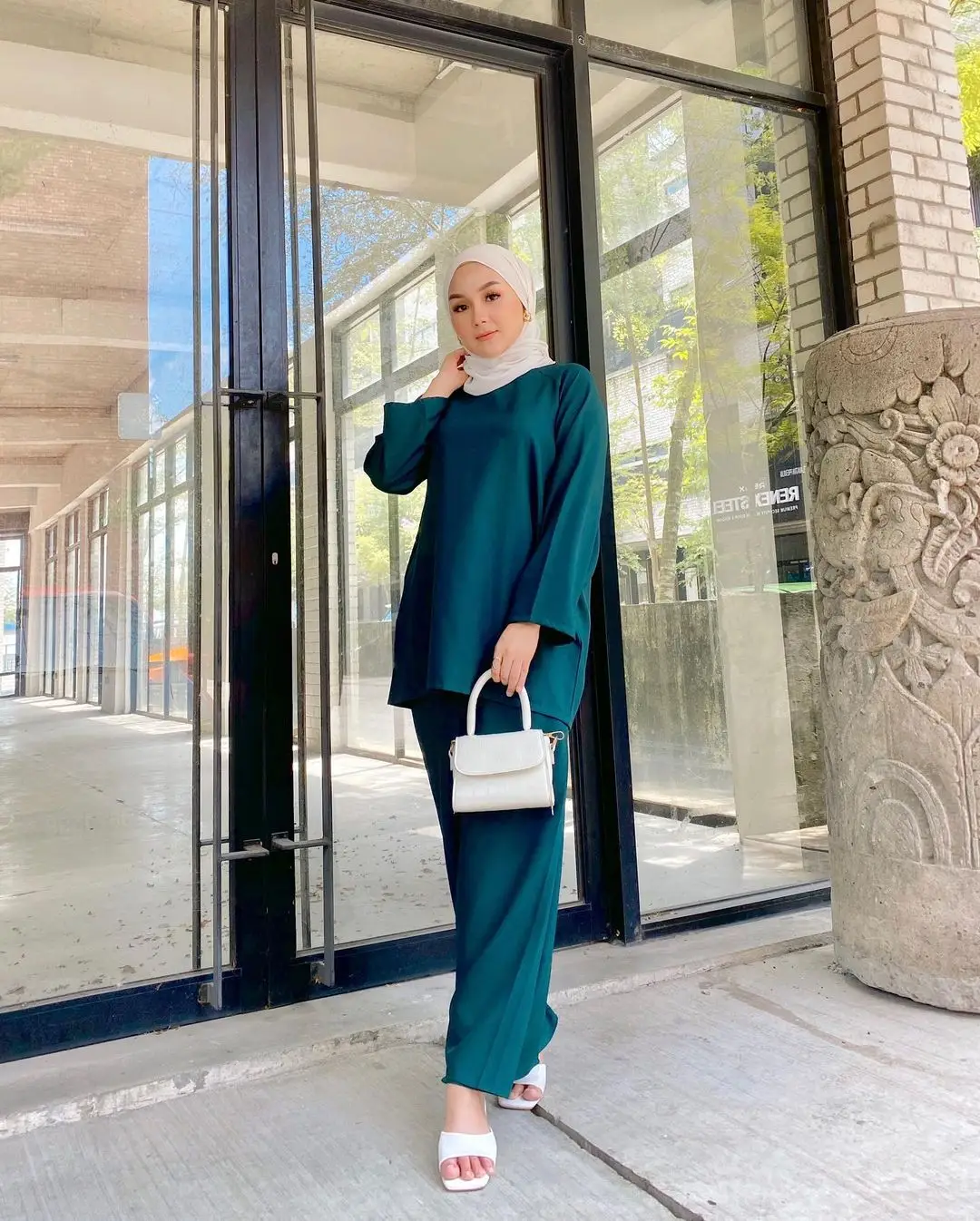 OOTD Feminin di Hari Raya dengan Baju Kurung Modern