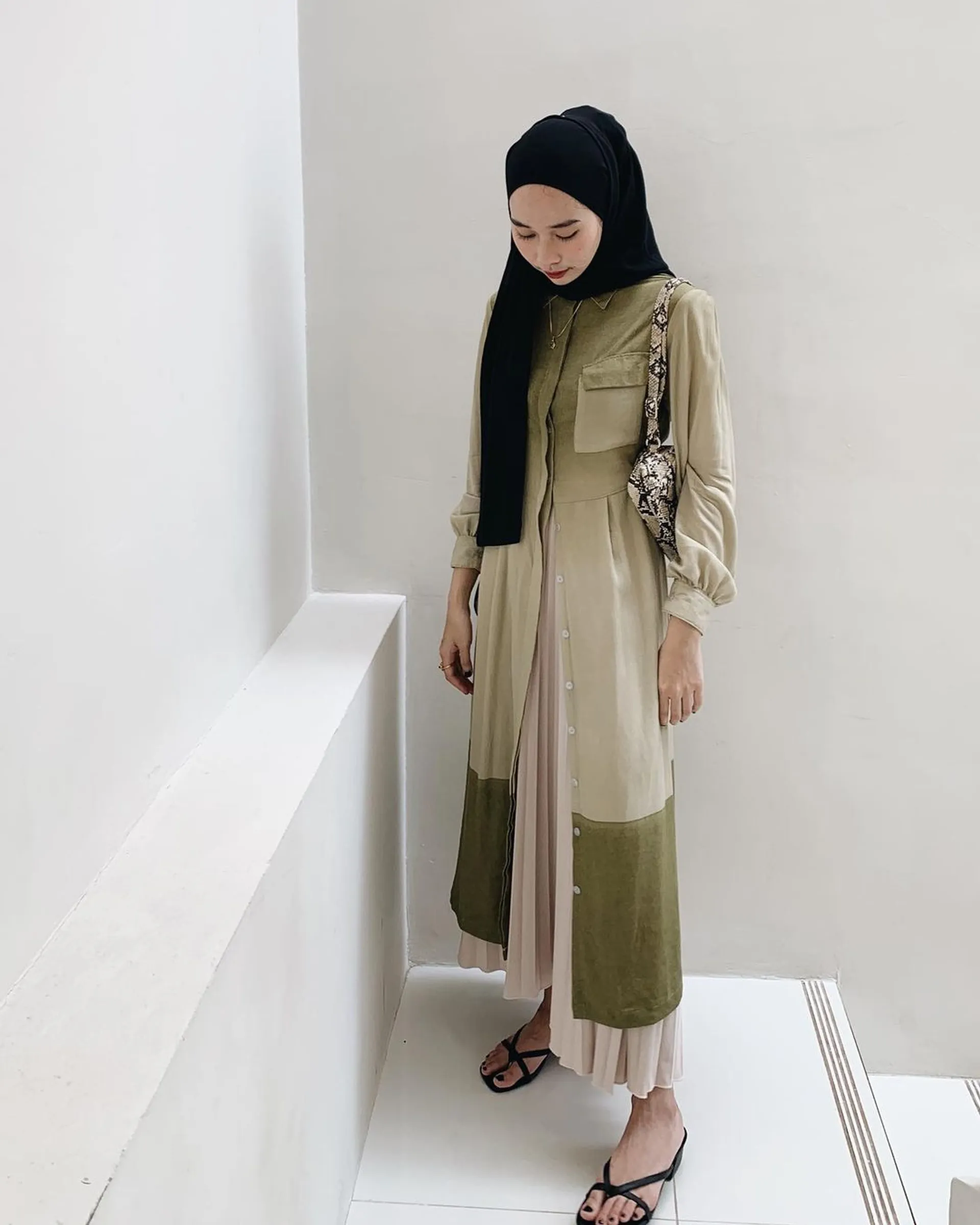 Inspirasi Model Dress Hijab Kekinian untuk Cewek Hijabers