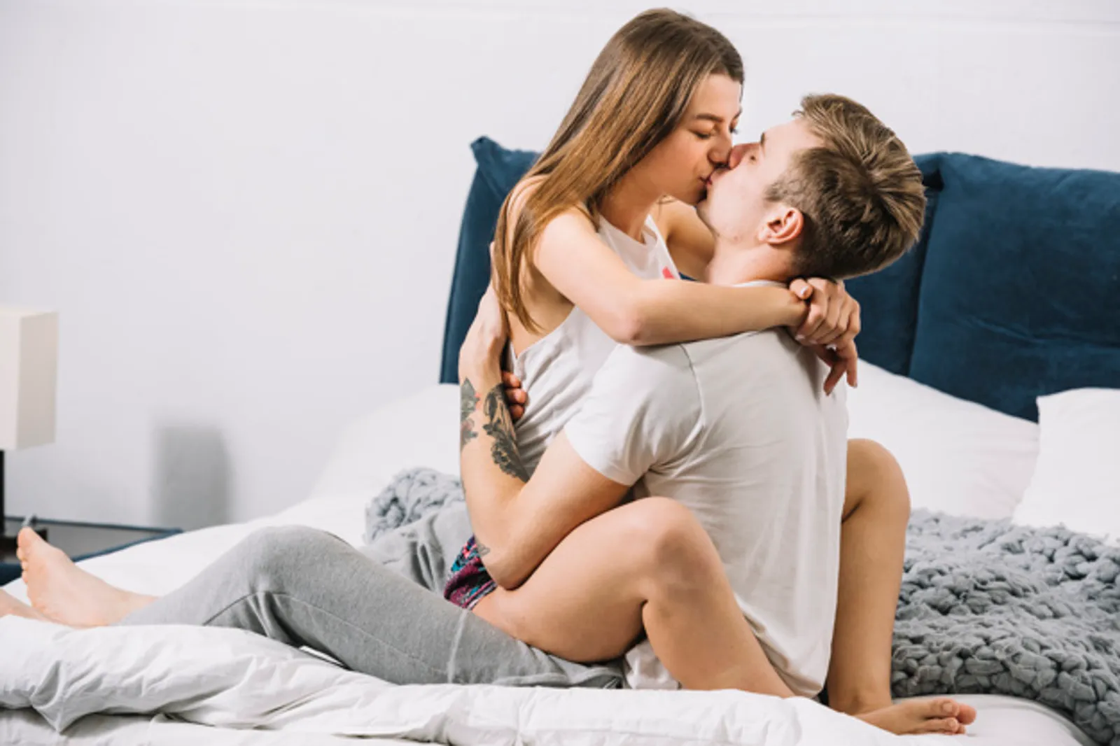 Sensasi Berbeda! Ini 8 Cara Memuaskan Pasangan dengan Seks Tantra