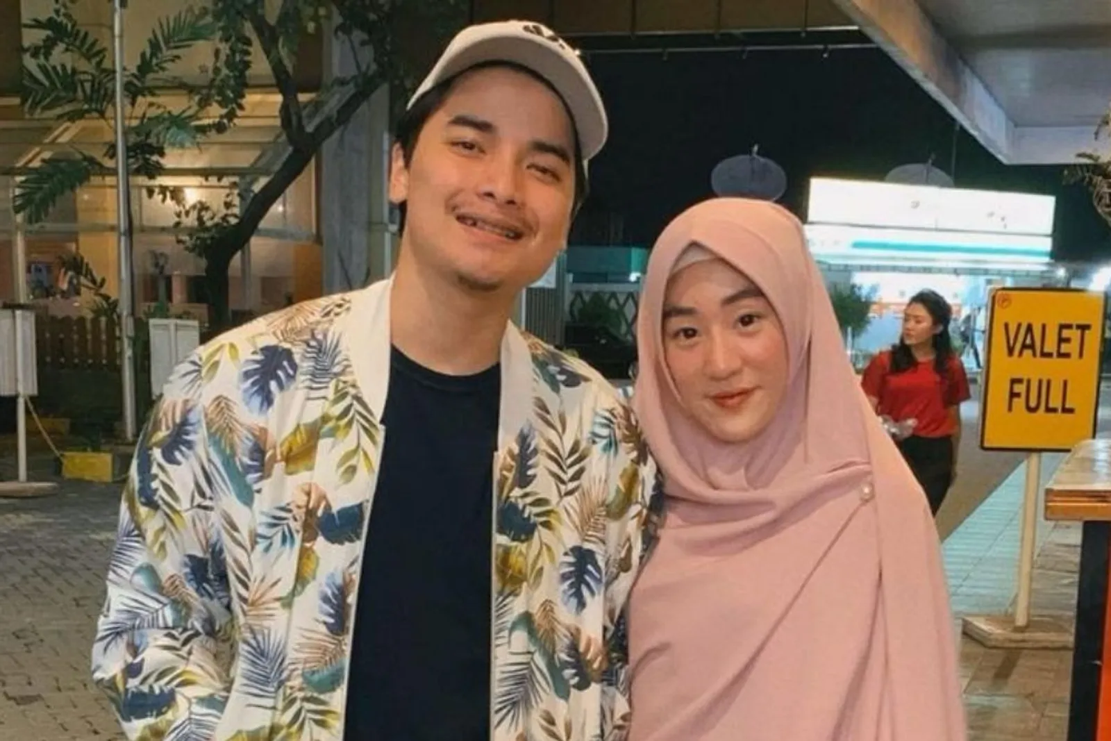 7 Potret Larissa Chou, Istri Alvin Faiz yang Berdarah Tionghoa