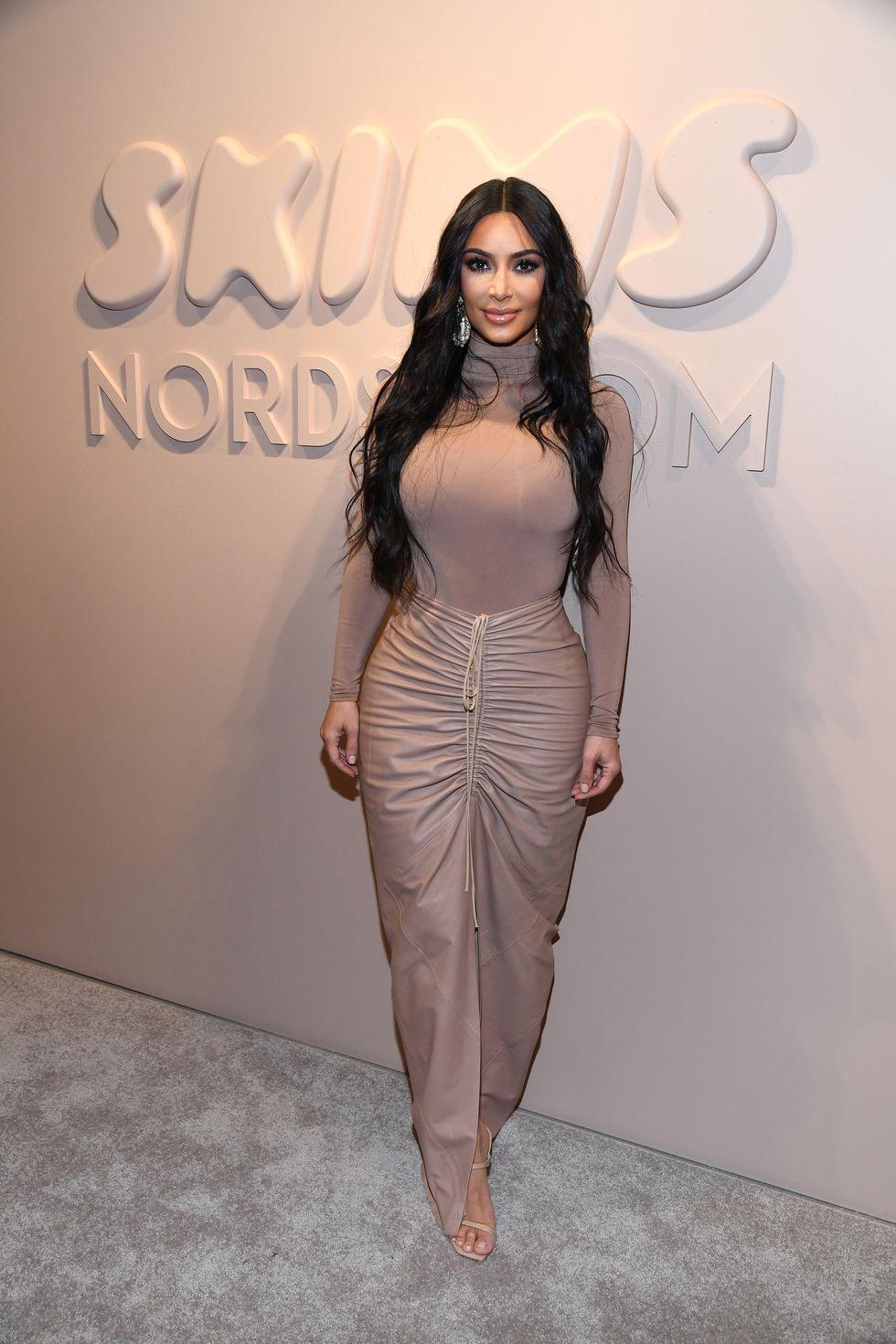 5 Tips OOTD Bentuk Tubuh Jam Pasir dari Kim Kardashian