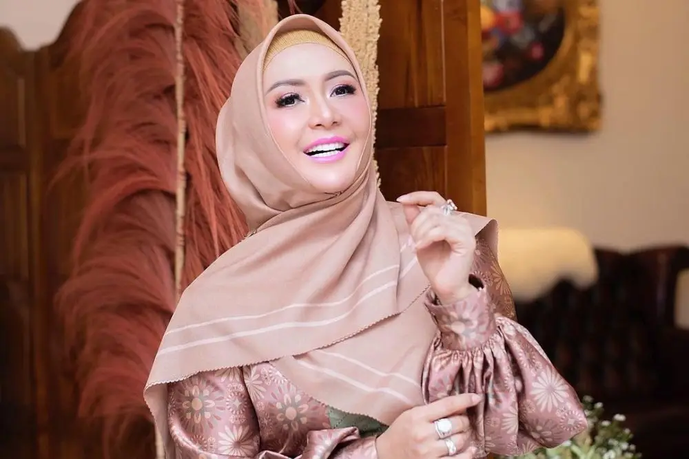 Intip 7 Seleb 90-an yang Mantap Berhijab, Memesona Banget!