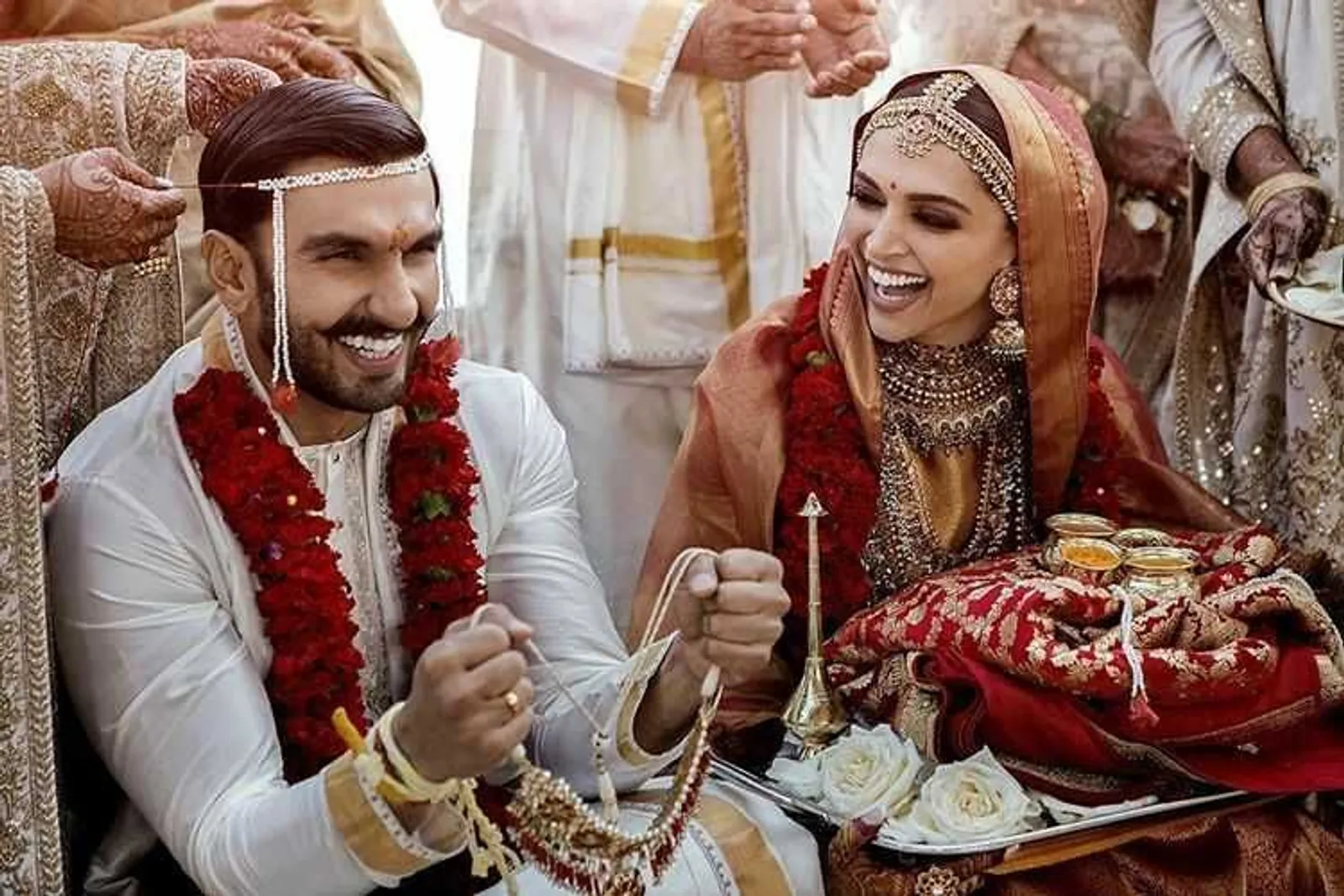 Sakral dan Meriah, Intip 9 Momen Pernikahan Artis Top Bollywood Ini