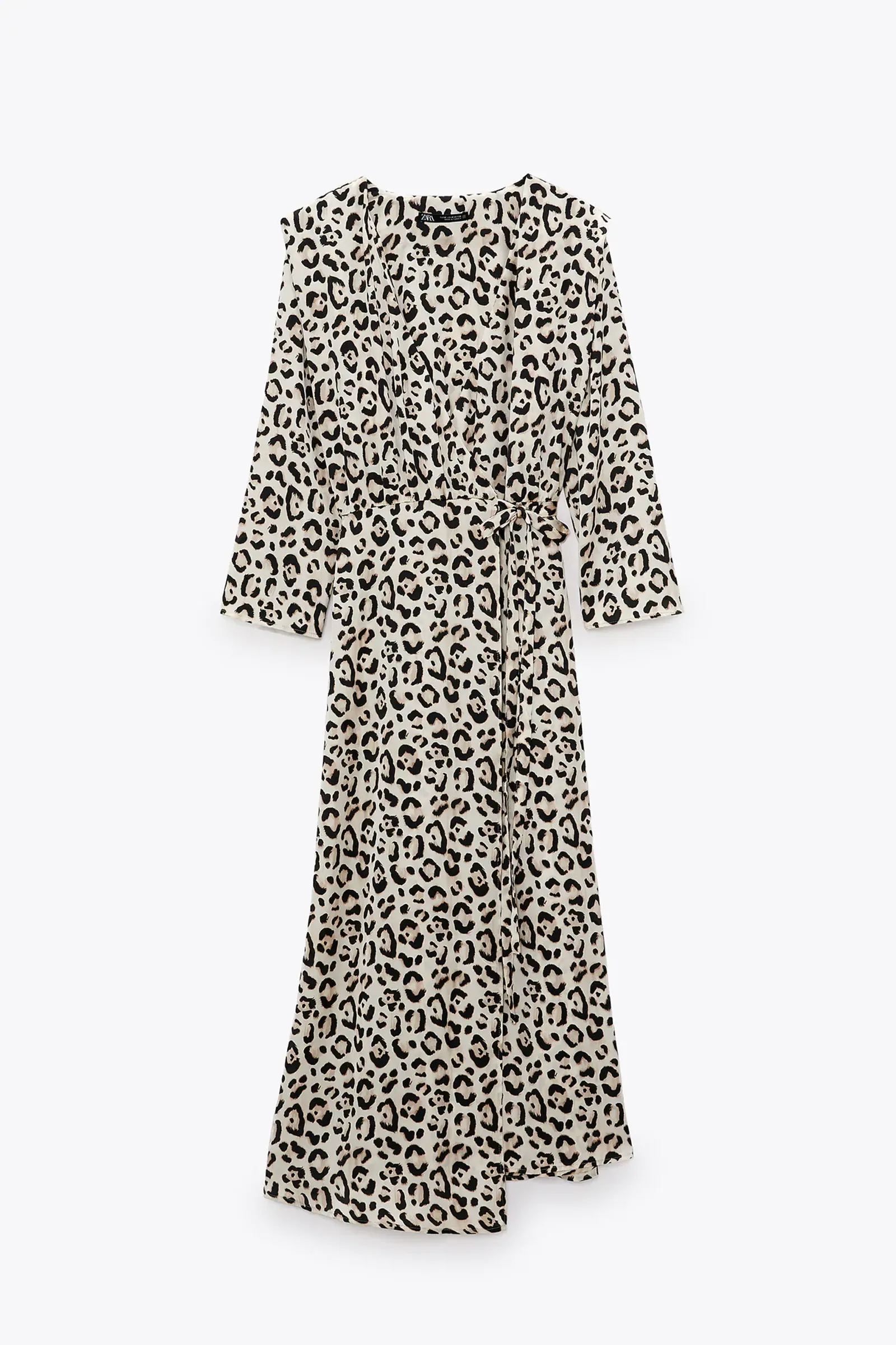 #PopbelaOOTD: Saatnya Tampil Beda dengan Pakaian Motif Leopard
