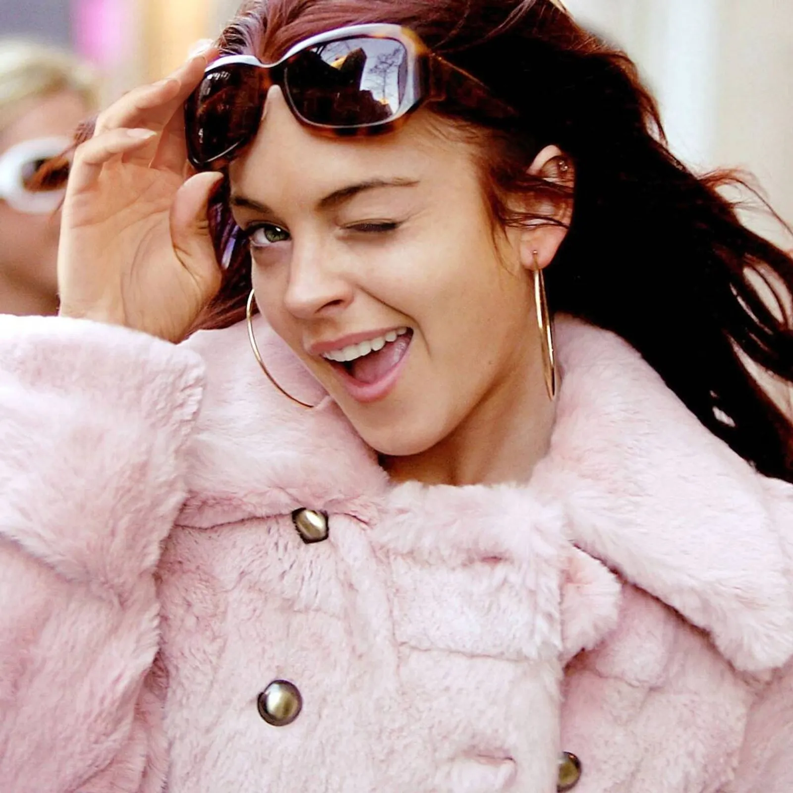 Transformasi Gaya Lindsay Lohan di Berbagai Film, Girly hingga Boyish