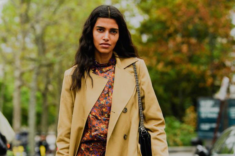 Intip Cara Menyisipkan Motif Pada OOTD yang Kasual!