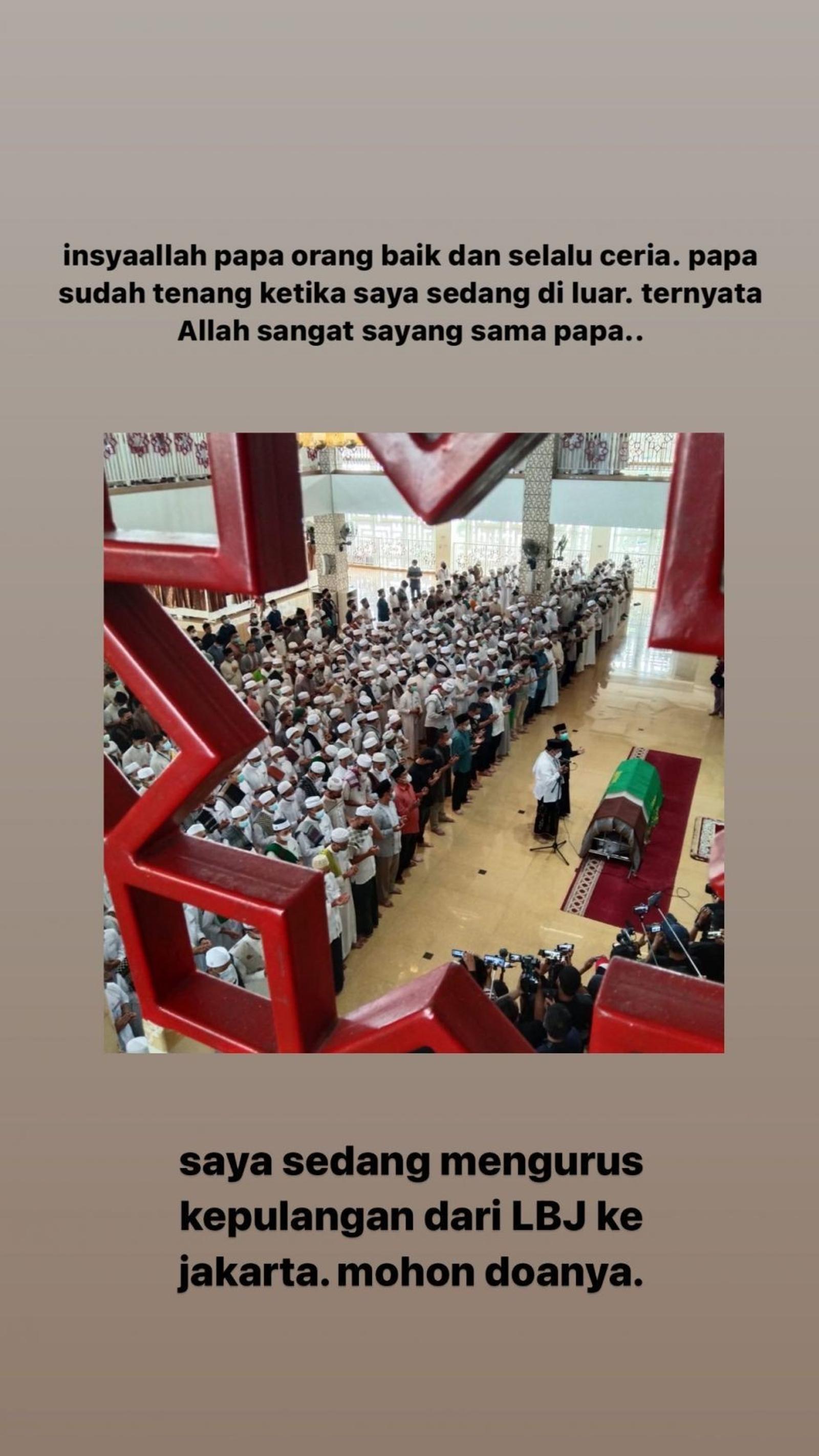 10 Momen Duka di Pemakaman Ayah Ria Ricis