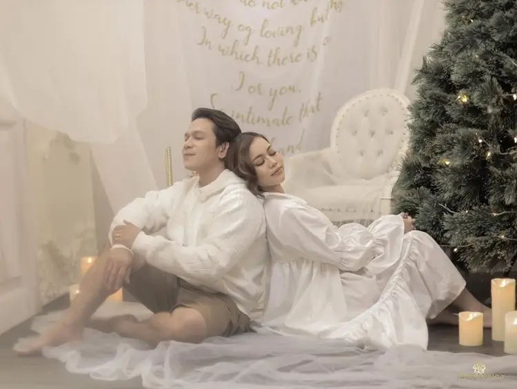 Bak Pre-Wedding, Ini 10 Pemotretan Mesra Jordi Onsu & Frislly Herlind