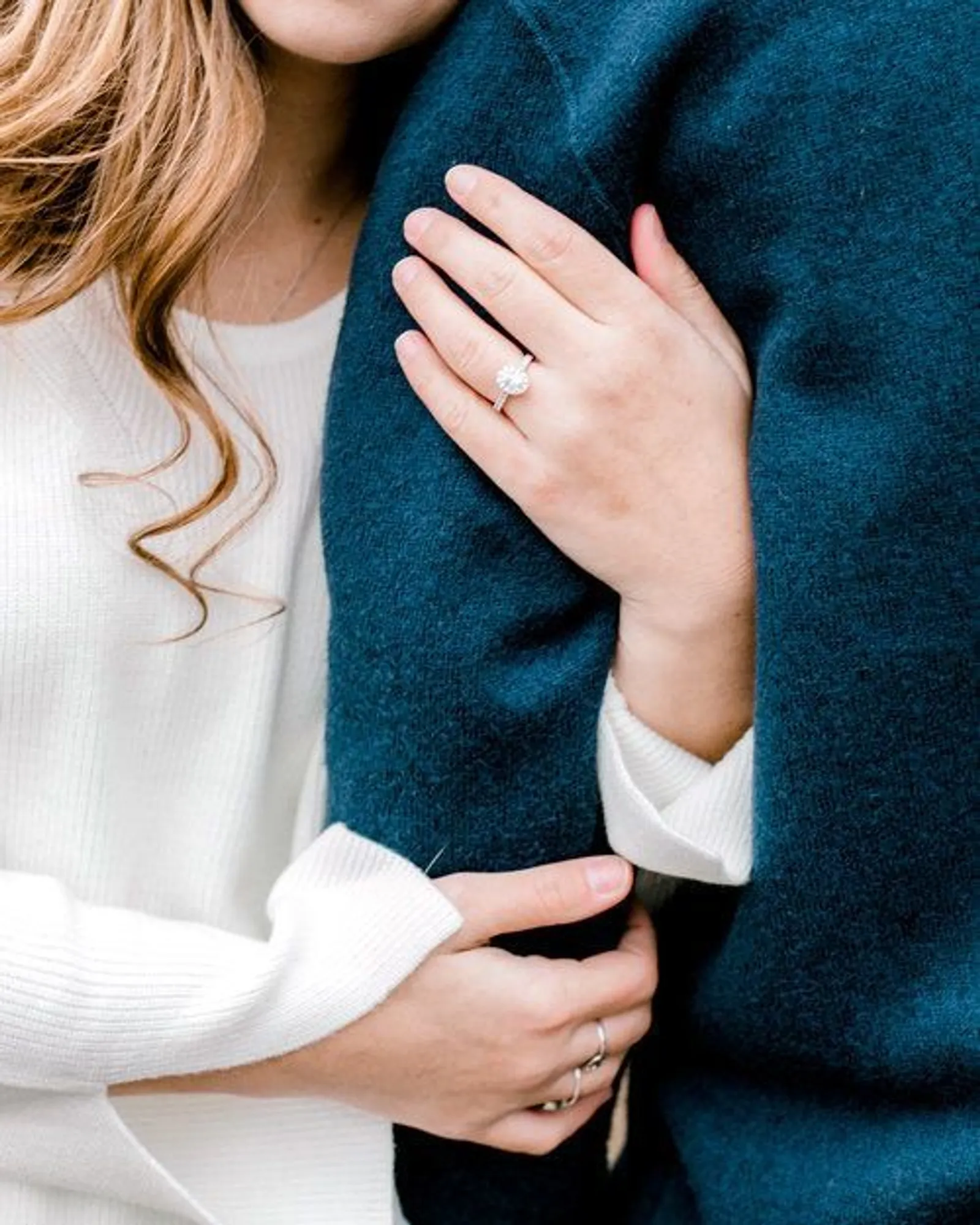 7 Cara Menyikapi Suami yang Kurang Romantis