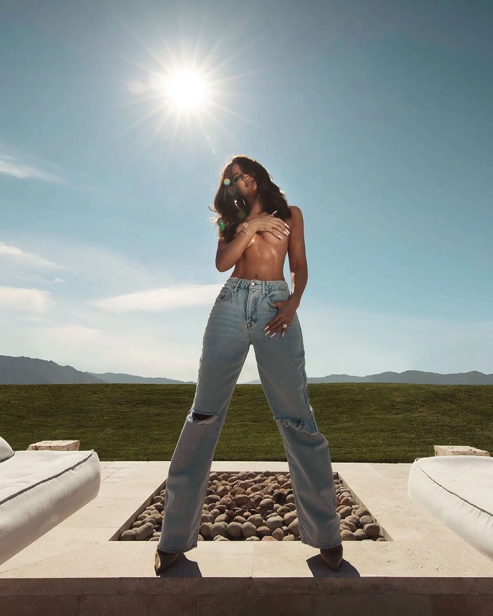 Jadi Model, Khloé Kardashian Niat Pose Telanjang Setengah Badan