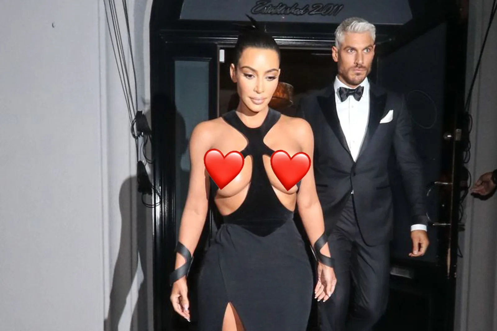 Pertontonkan Payudara, Ini 7 Dress Seksi Milik Kim Kardashian