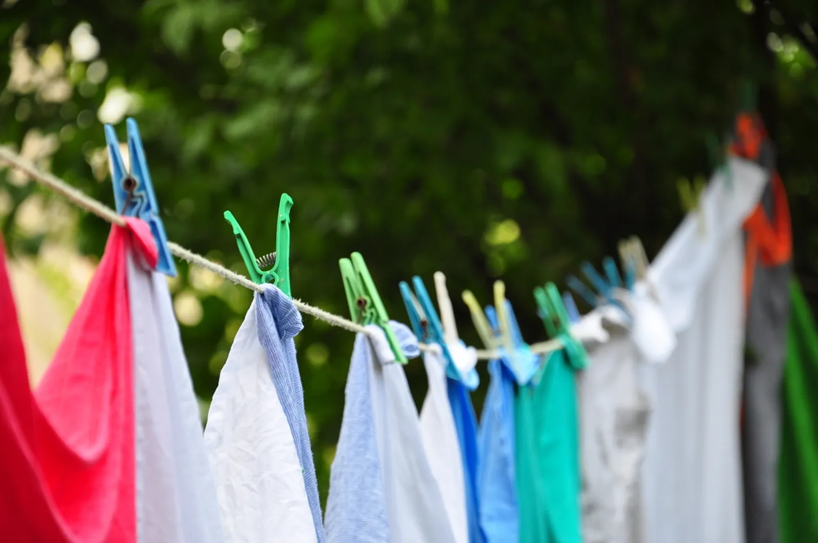 Cara Tepat Mencuci Dress Syar'i untuk Hindari Bau Apek
