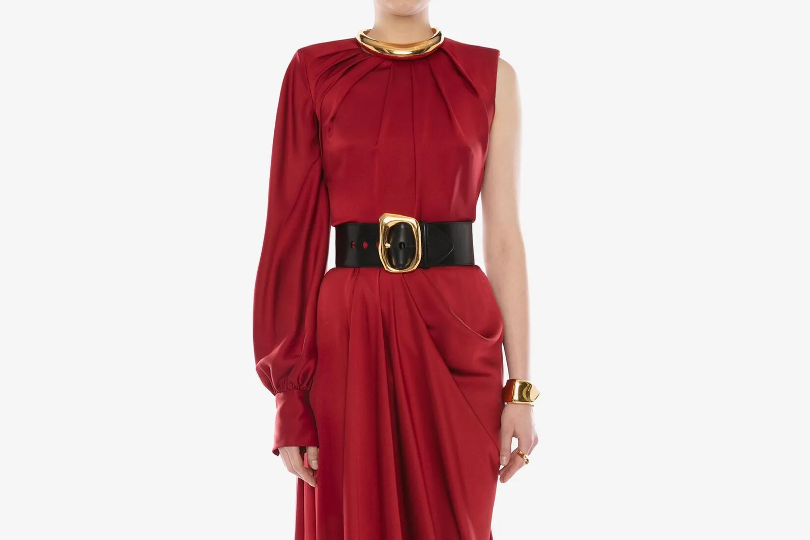#PopbelaOOTD: Ubah Gaya Berpakaian Makin Fancy dengan Dress Satin