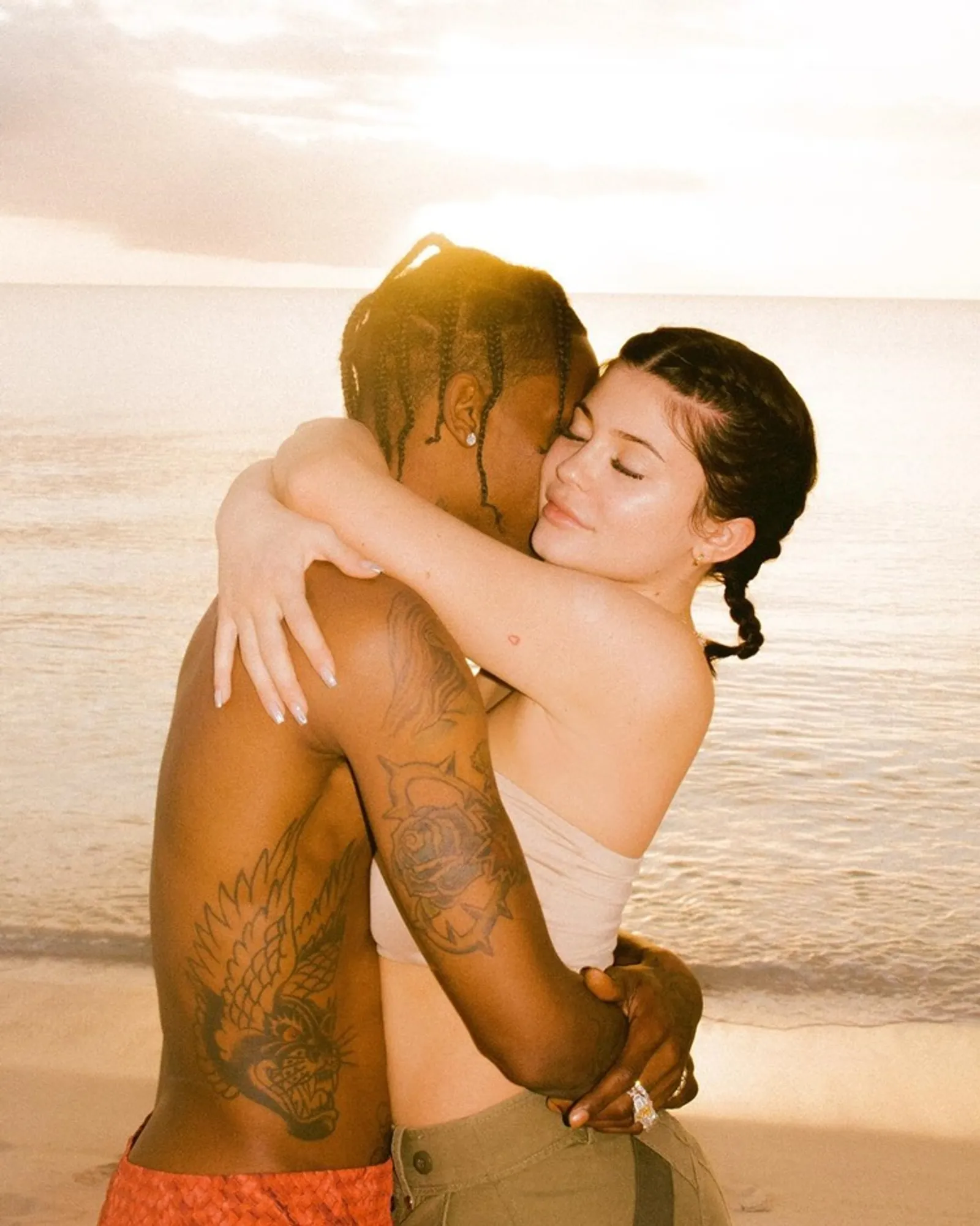 CLBK, Begini Perjalanan Cinta Kylie Jenner & Travis Scott yang Berliku