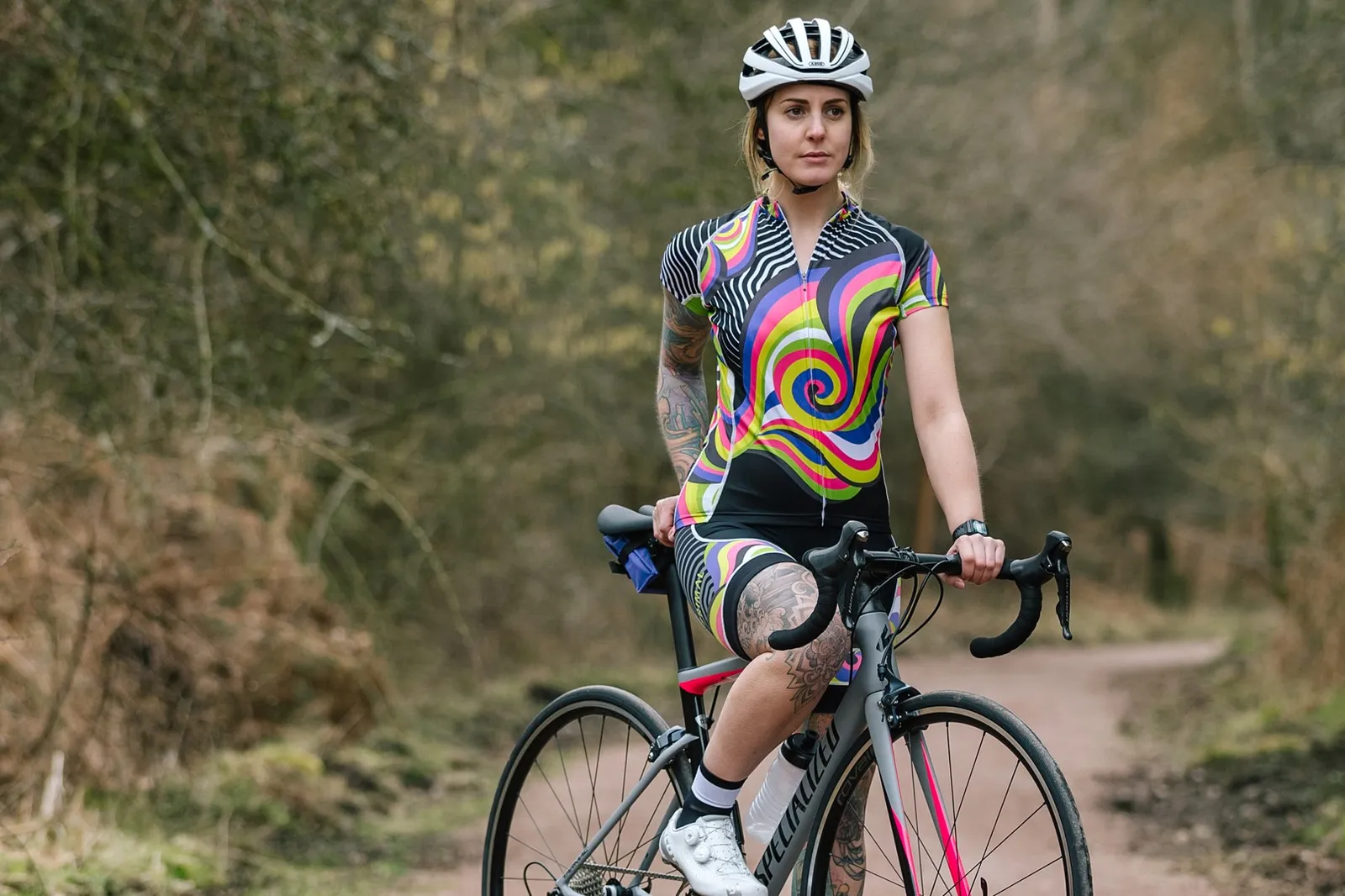 Tips Memilih Pakaian Olahraga yang Tepat untuk Bersepeda