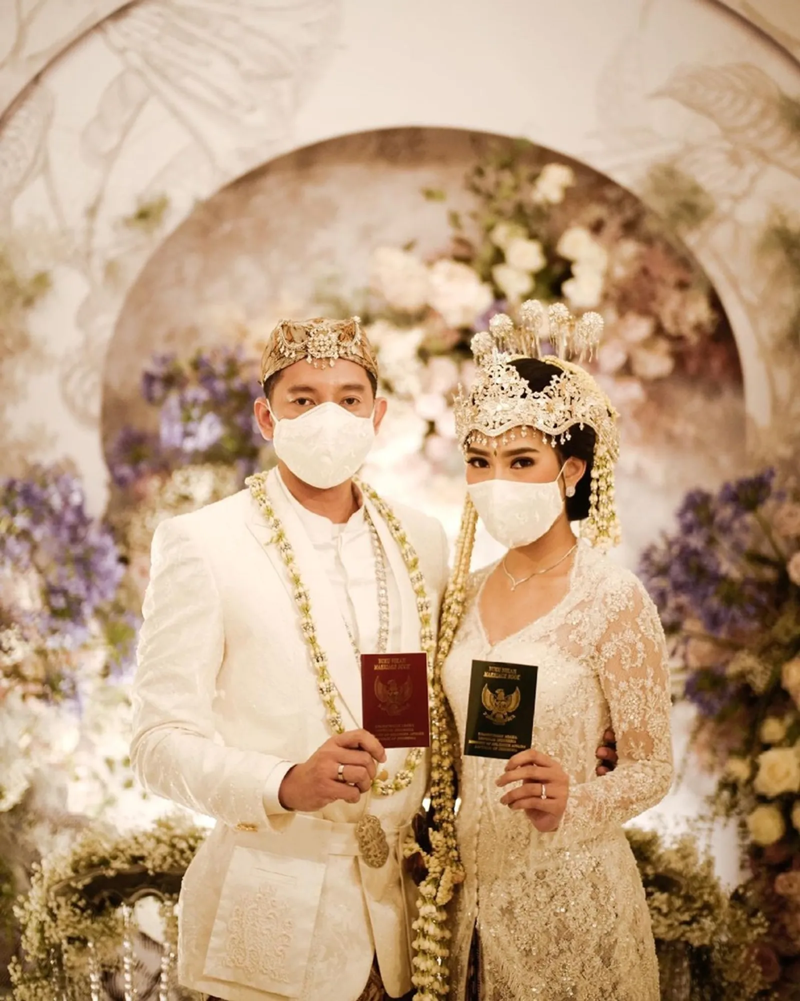 10 Foto Pernikahan Alika Islamadina & Raja Siregar, Bak Negeri Dongeng