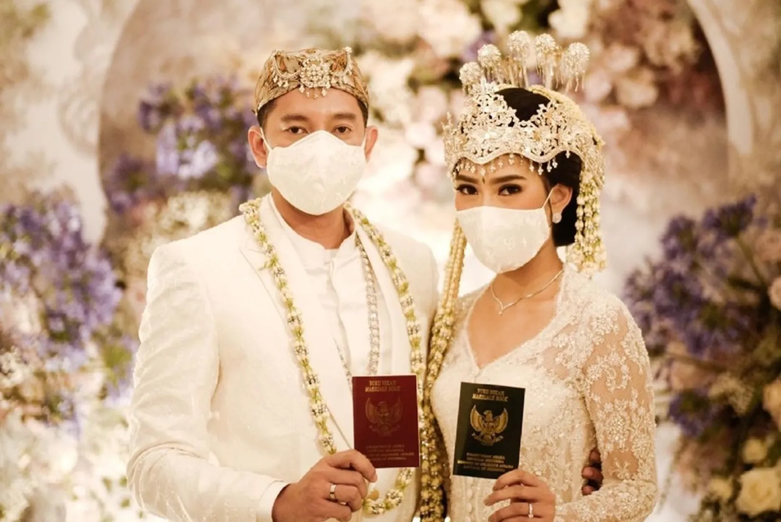 10 Foto Pernikahan Alika Islamadina & Raja Siregar, Bak Negeri Dongeng